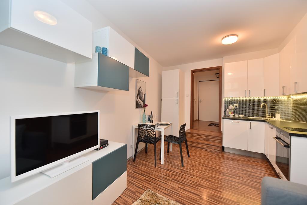 Apartments Palmovka Praha Ruang foto